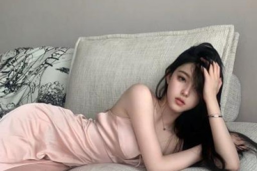 陪睡陪玩已过时！又一女星自曝潜规则当众被强吻、伸手进裤子