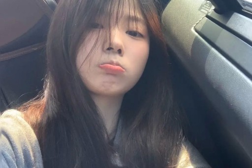 网红直播卖惨翻车虚假深情割韭菜这出戏演砸了! 网红直播卖惨翻车虚假深情割韭菜这出戏演砸了!